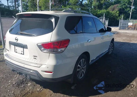 2015 Nissan Pathfinder Sl z USA, uszkodzony, nr VIN 5N1AR2MM0FC627092